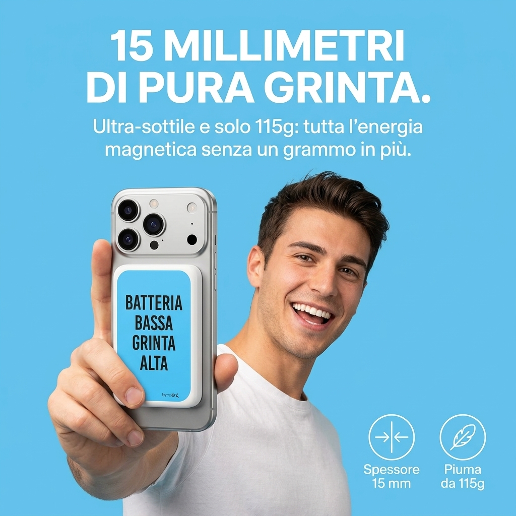Ragazzo mostra lo smartphone con il power bank agganciato sul retro